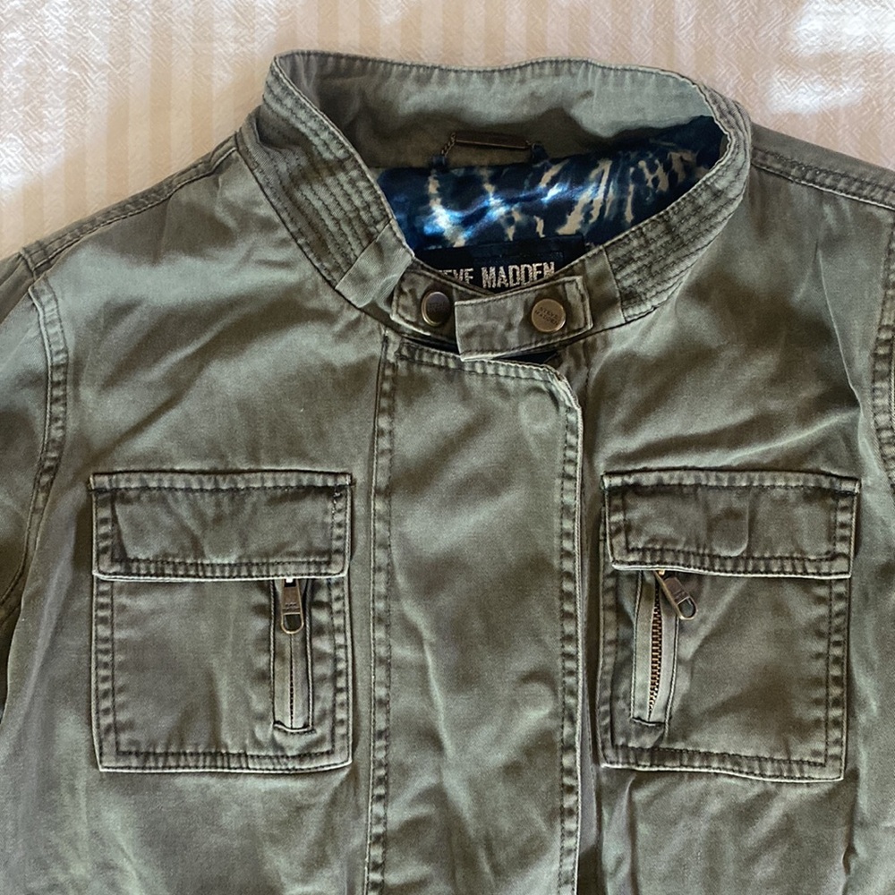 Steve Madden utility jacket army green EUC snap closure, waist cinch.  Large - Picture 2 of 8